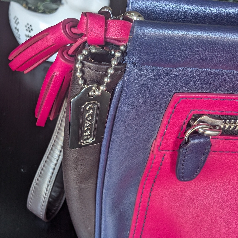 Coach Legacy Pink and Blue Clutch. - Picture 5 of 10
